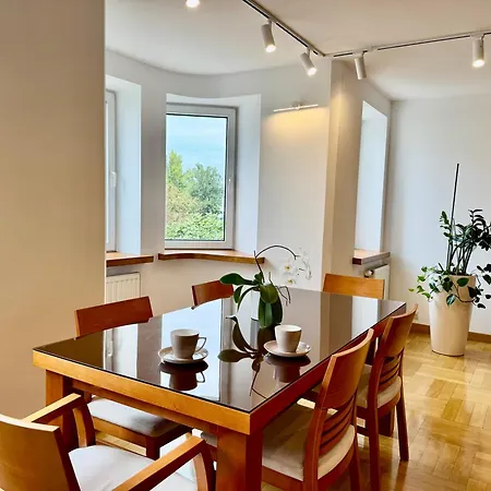 Gio Fabryczna Grand 100 Apartment